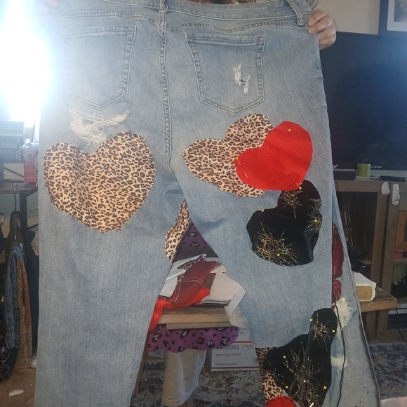 Torrid 20R Women's Flare Jeans with Heart and Leopard Patches - Picture 3 of 9